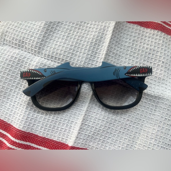 Gap sunglasses 3-8 - Picture 2 of 9